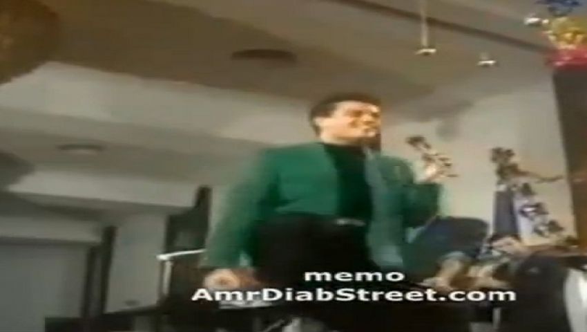 بعد تداول فيديو قديم لعمرو دياب.. نشطاء: الهضبة أيام الكحرتة